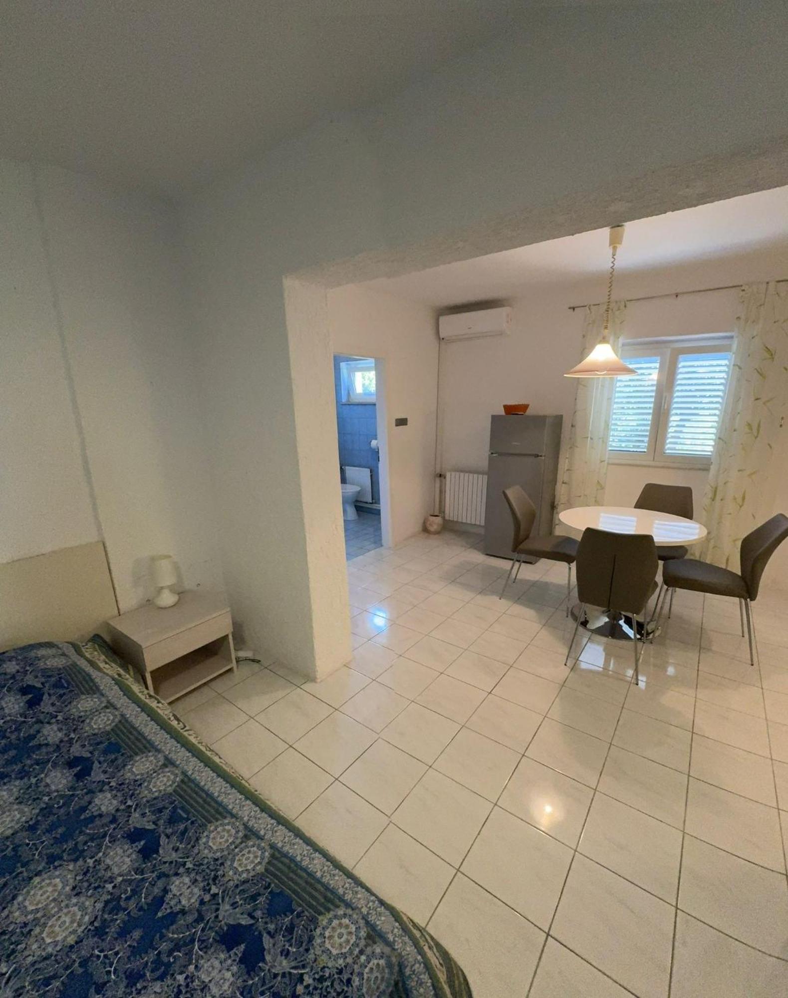Apartman Kucer Krk Town Buitenkant foto