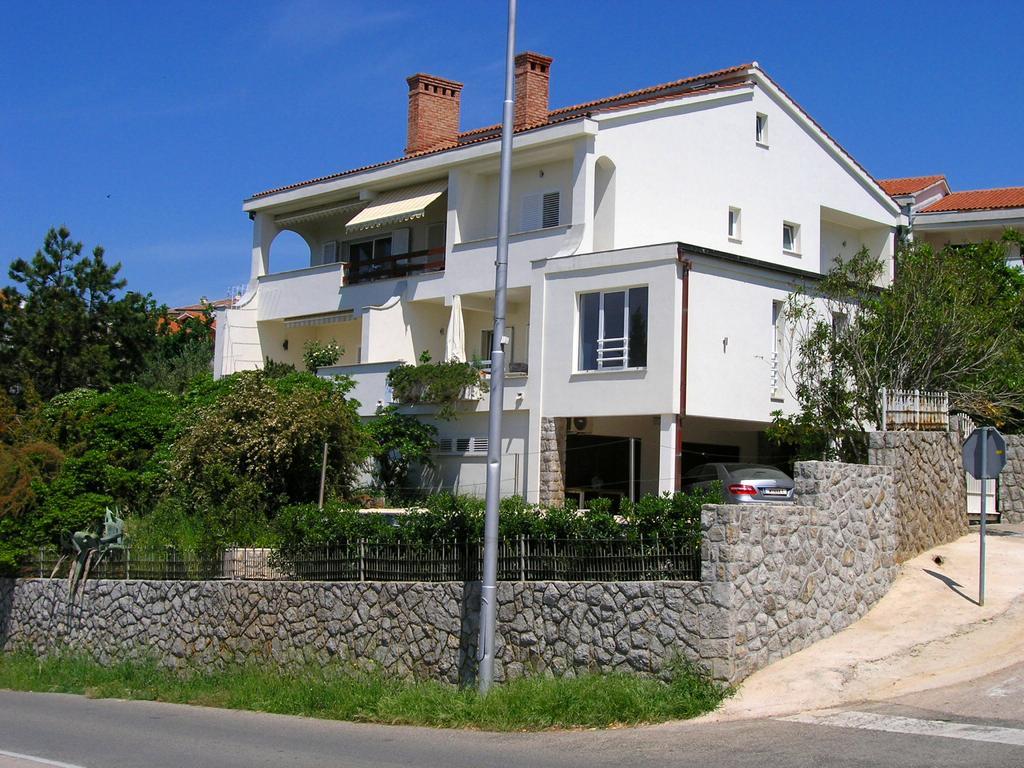 Apartman Kucer Krk Town Buitenkant foto