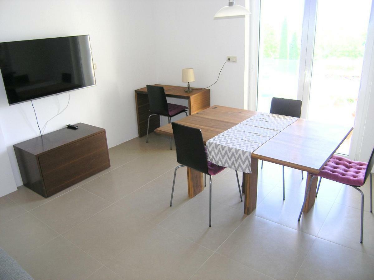Apartman Kucer Krk Town Buitenkant foto